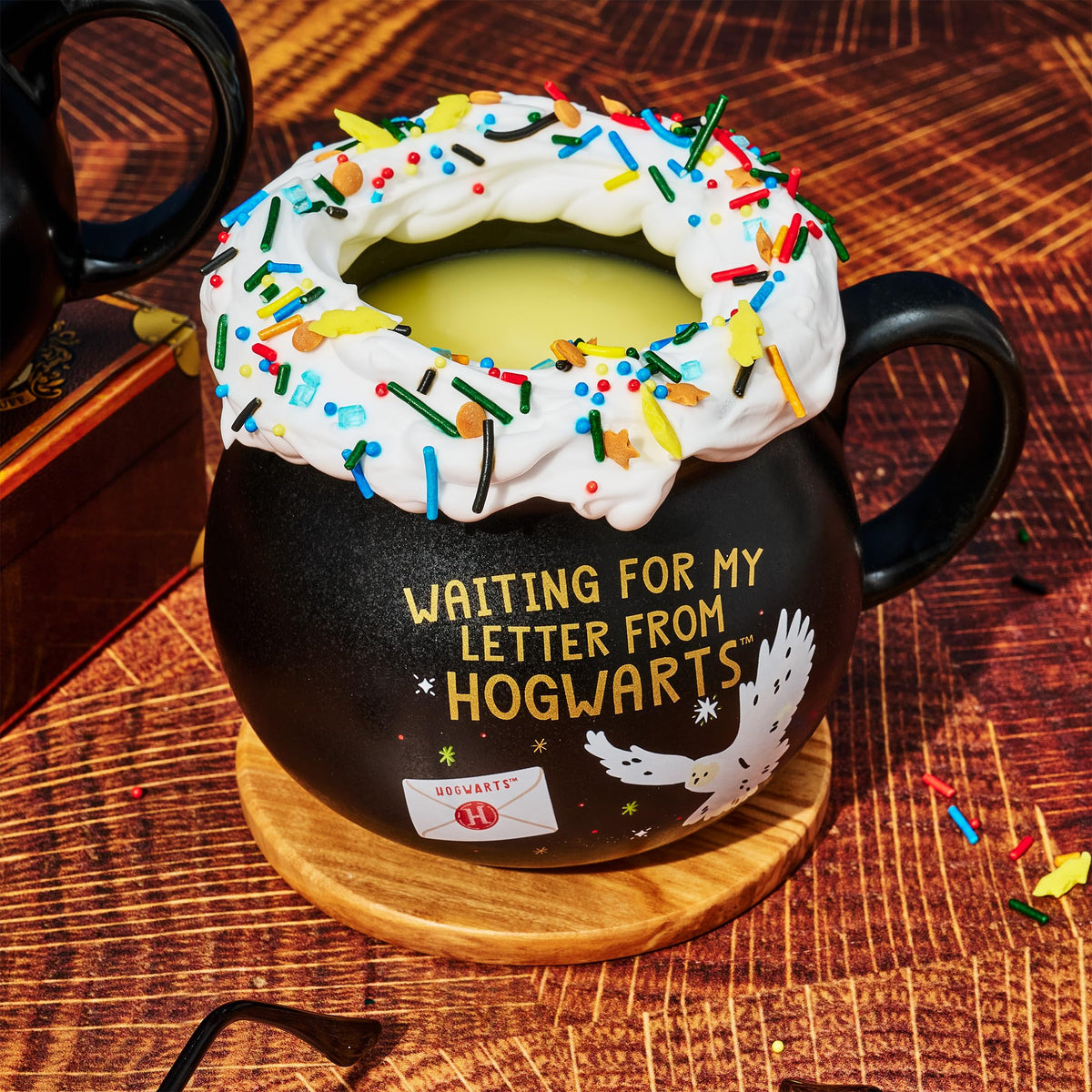 Color-Changing Hot Chocolate Mug Gift Set J8875